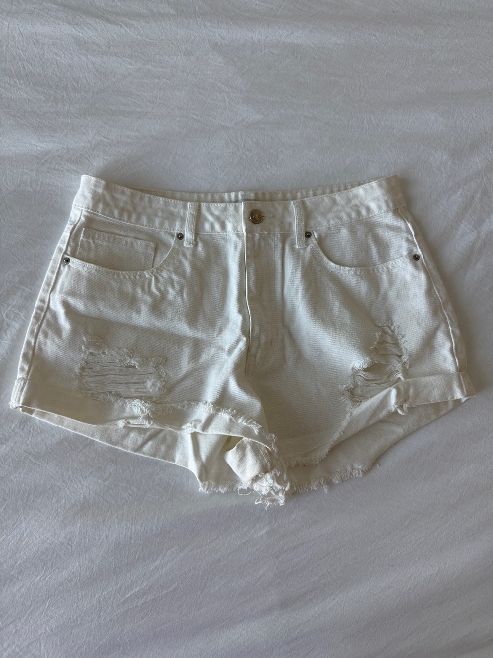 Forever21 Women’s Distressed White Denim Shorts